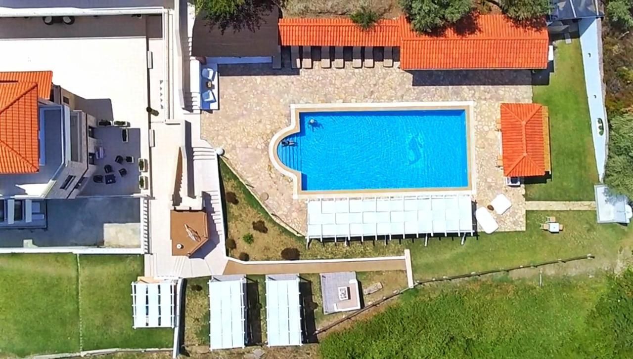 Bungalow White Tennis Apartments & Suites Пефкохори Экстерьер фото