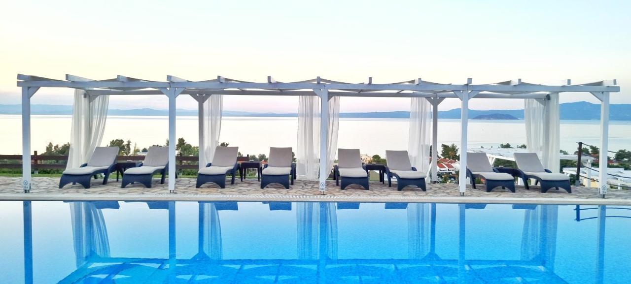 Bungalow White Tennis Apartments & Suites Пефкохори Экстерьер фото
