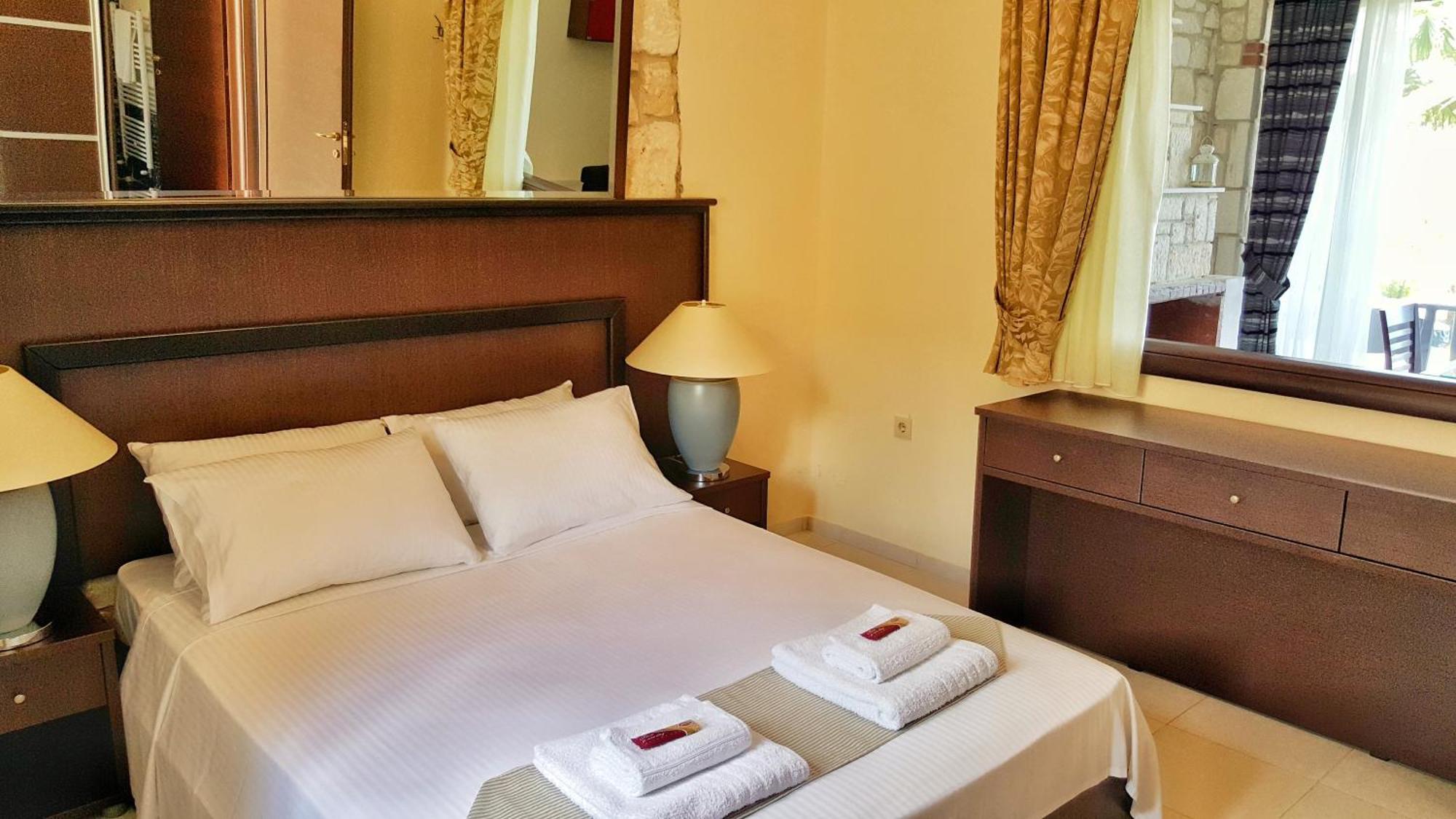 Bungalow White Tennis Apartments & Suites Пефкохори Номер фото